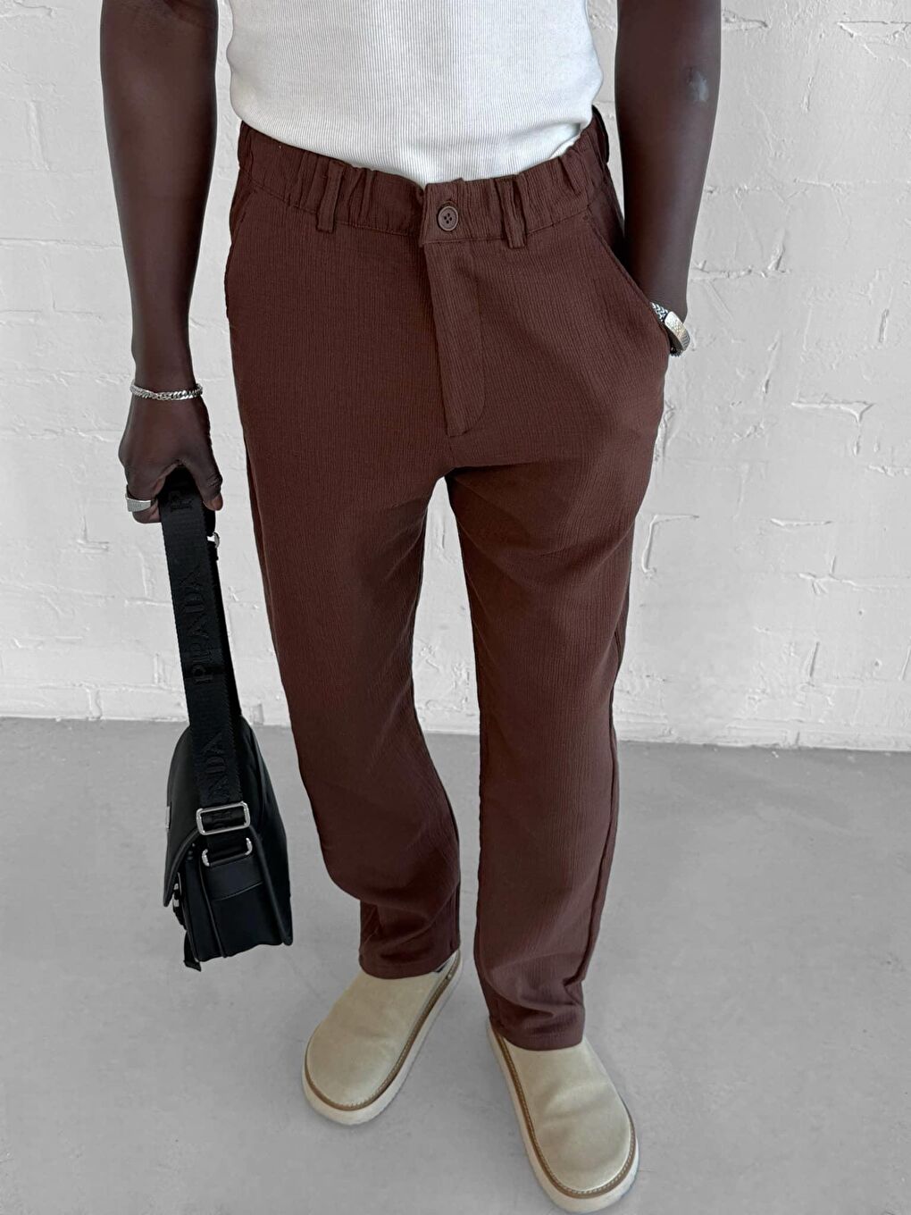 Erkek Gofre Kumaş Regular Fit Pantolon Kahverengi