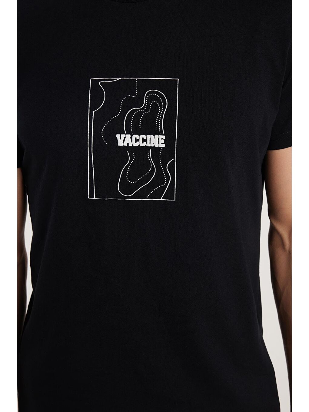 Erkek Slim Fit Dar Kesim %100 Pamuk Yumuşak Dokulu Baskılı Siyah Bisiklet Yaka Tişört-2