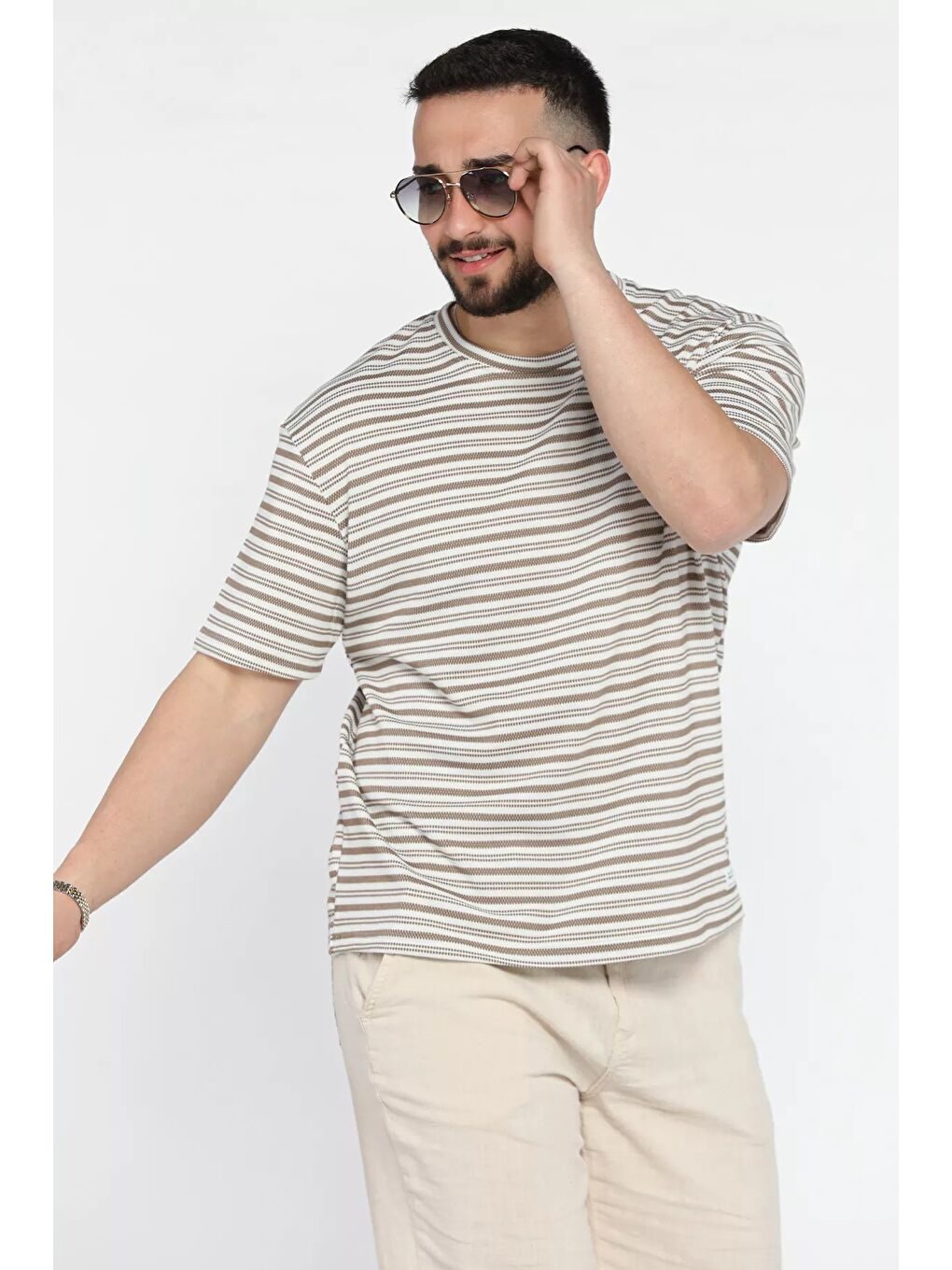 Kahverengi Bisiklet Yaka Çizgi Desenli Erkek Tişört-1