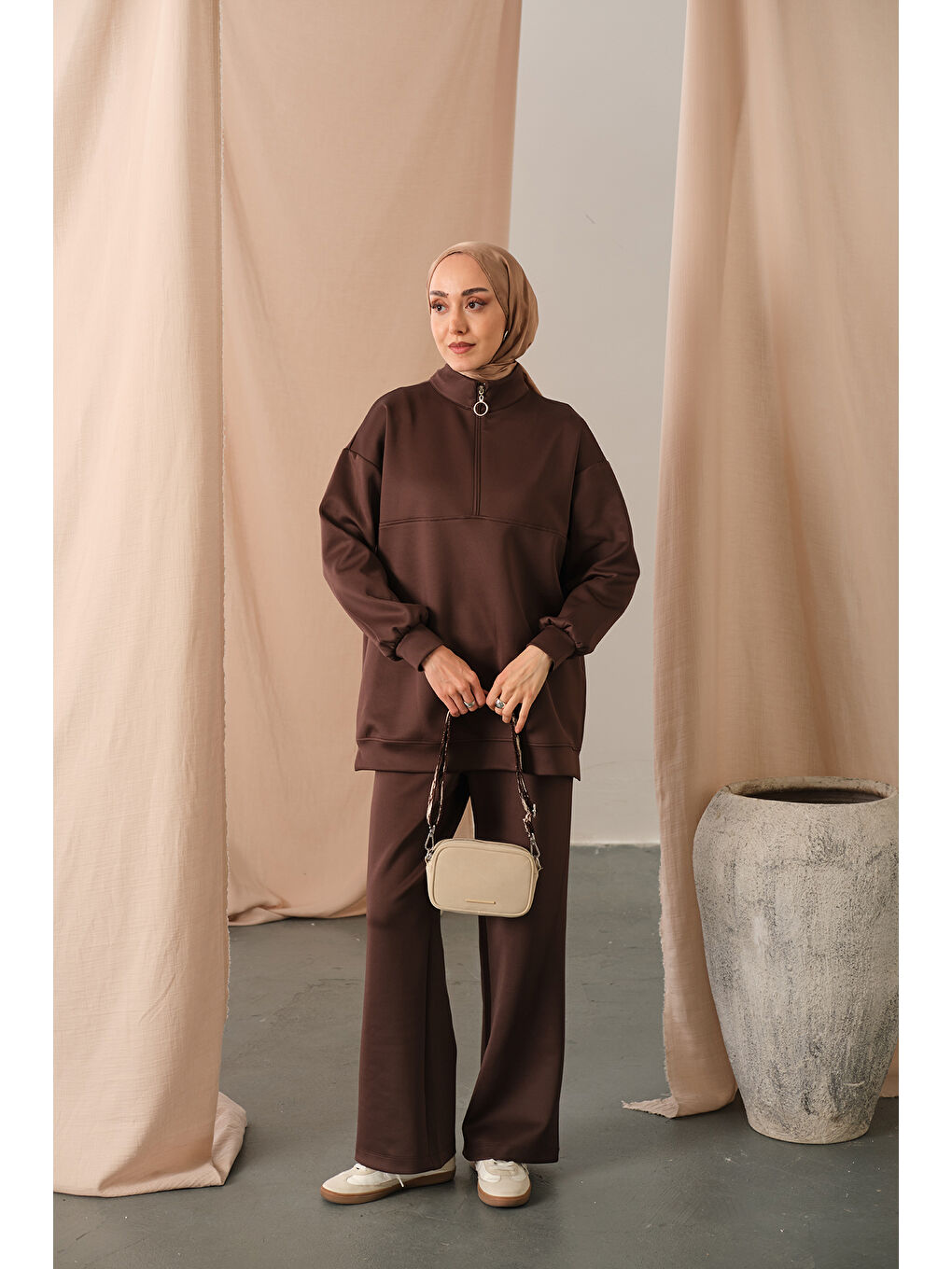 Kadın Yarım Fermuarlı Takım Kahverengi-1