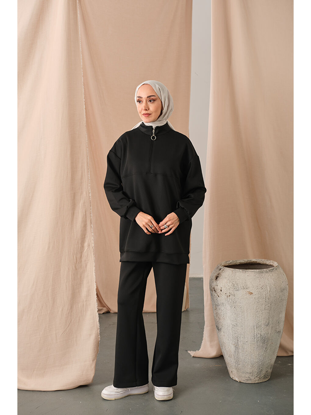 Kadın Yarım Fermuarlı Takım Siyah-1