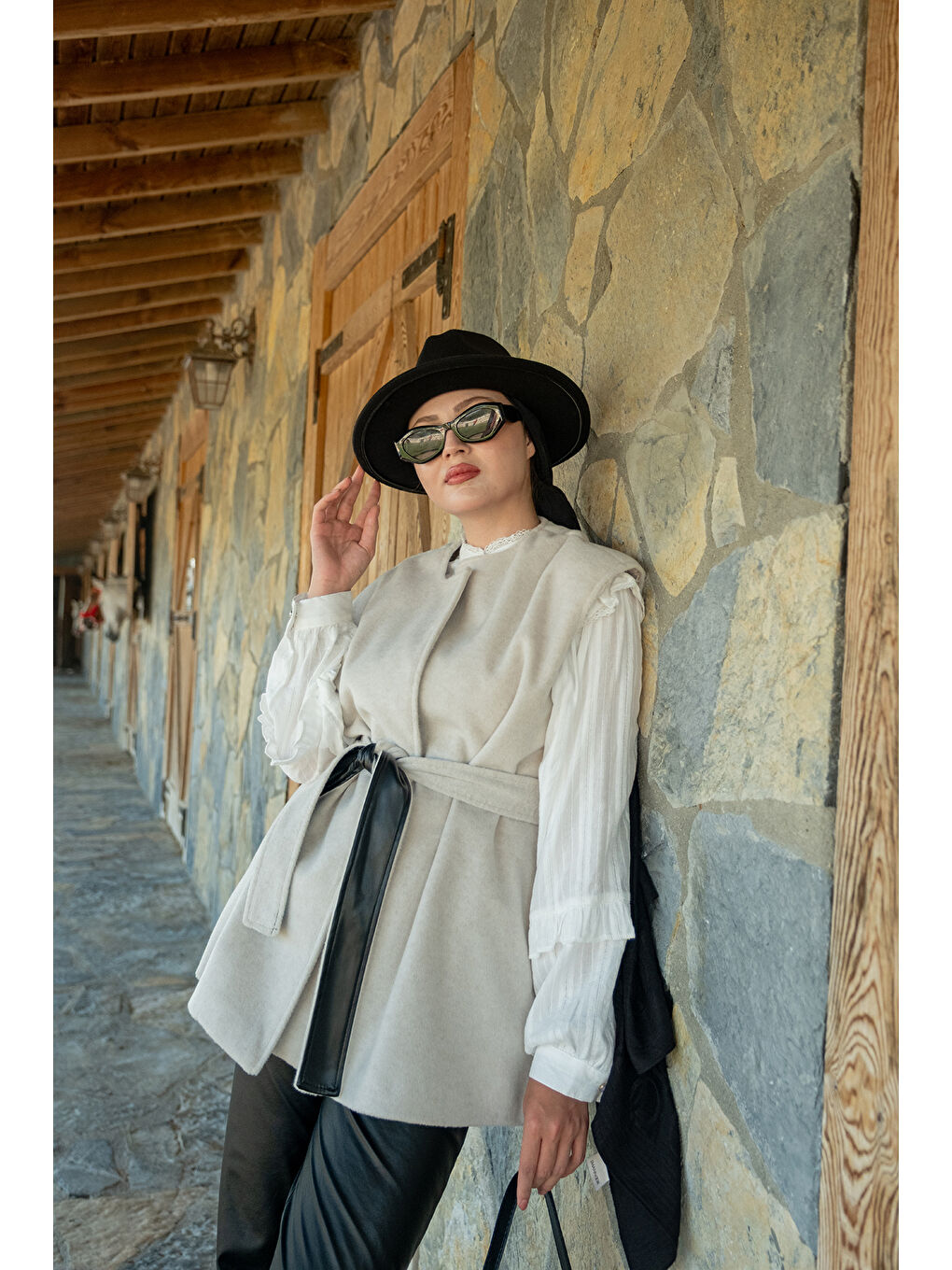 Ekru Kadın Bel Bağlamalı Kaşe Yelek Krem-1