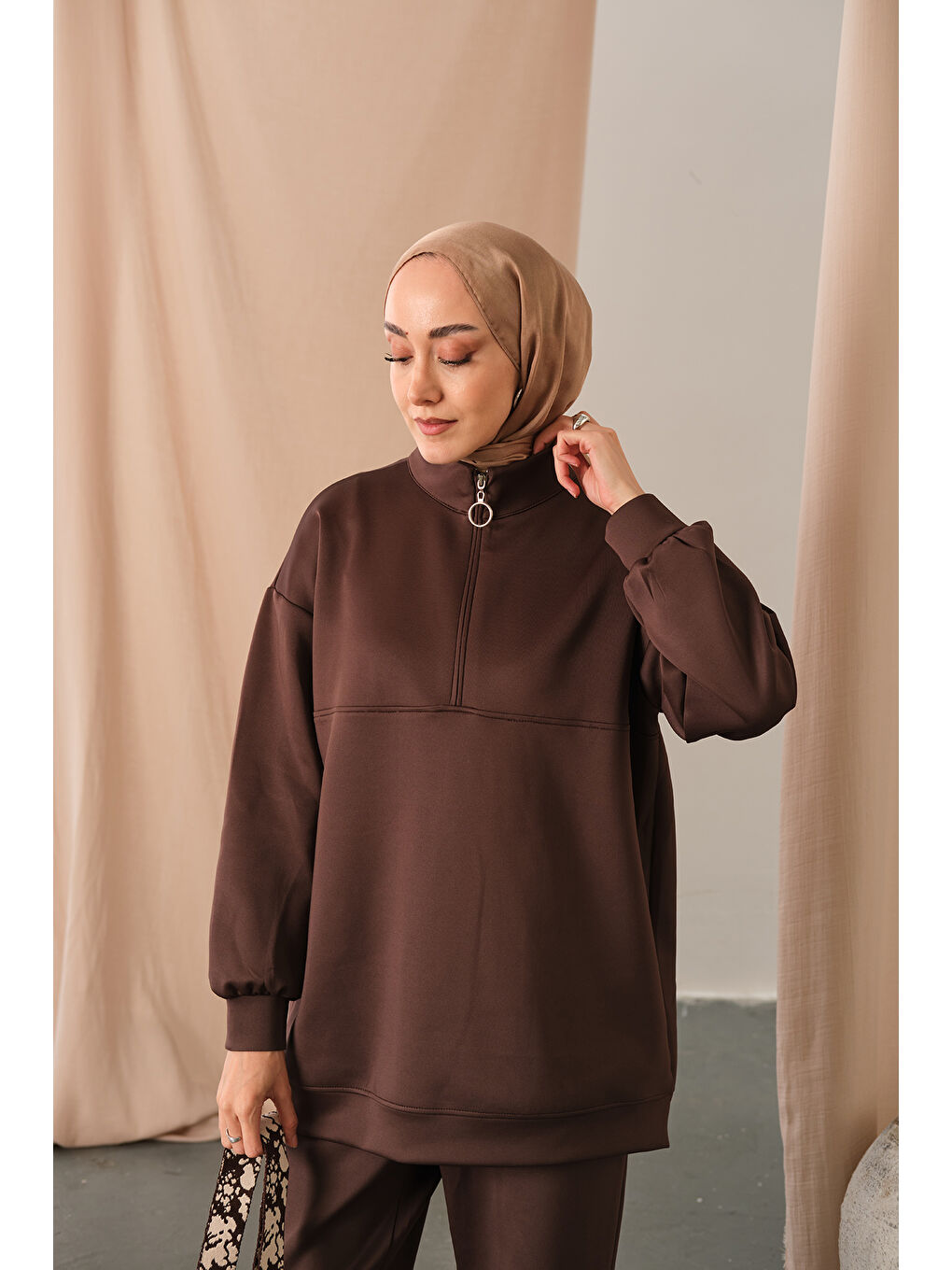 Kadın Yarım Fermuarlı Takım Kahverengi-2