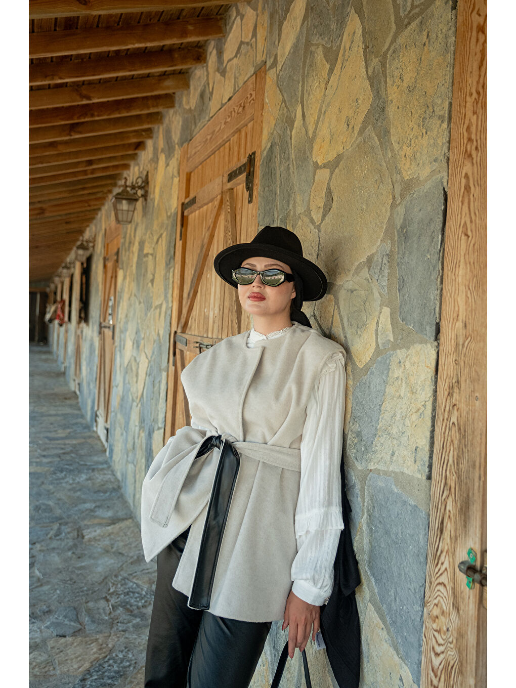 Ekru Kadın Bel Bağlamalı Kaşe Yelek Krem-2