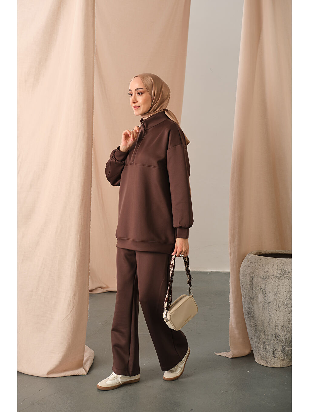 Kadın Yarım Fermuarlı Takım Kahverengi-3