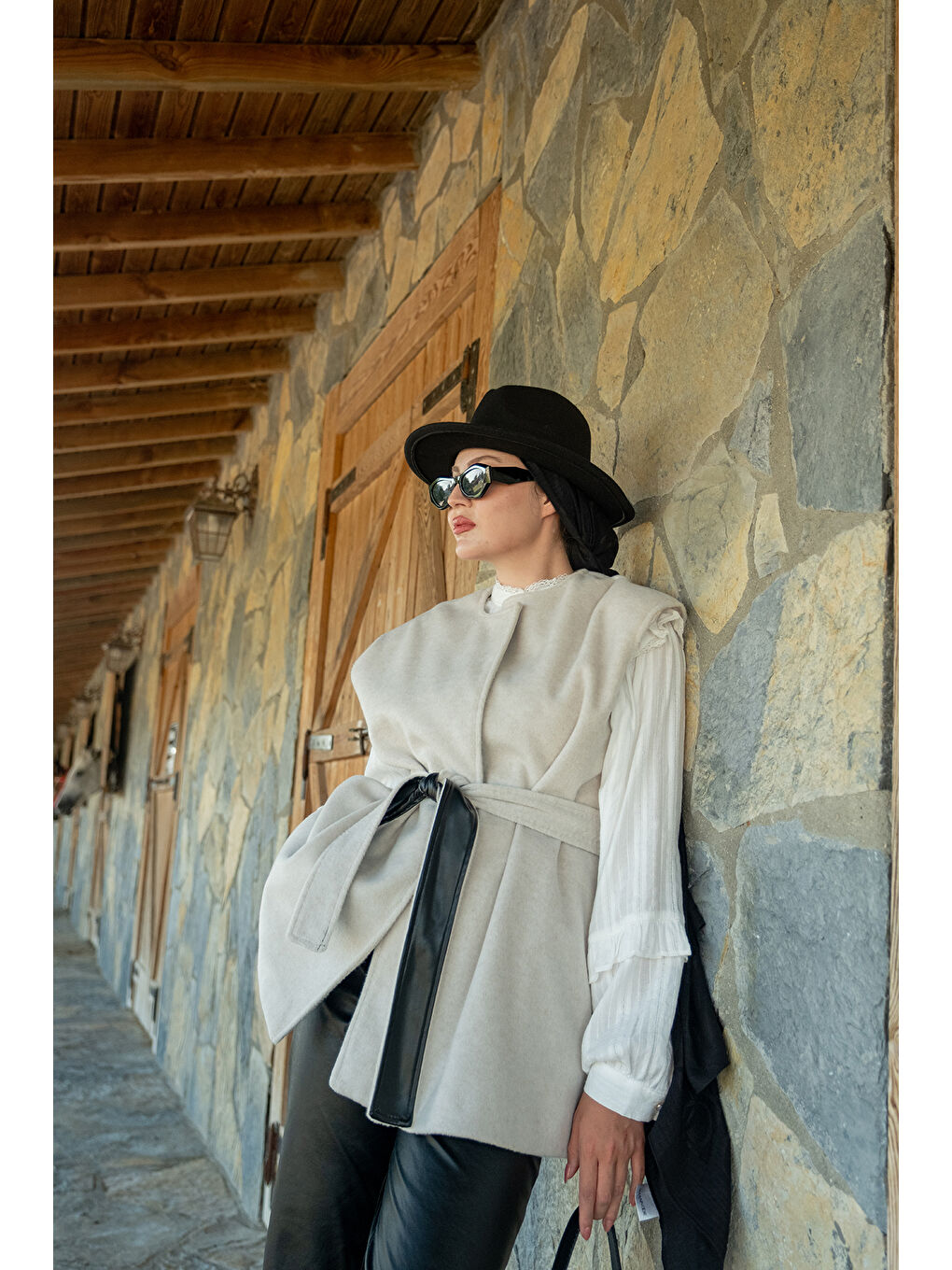 Ekru Kadın Bel Bağlamalı Kaşe Yelek Krem-3