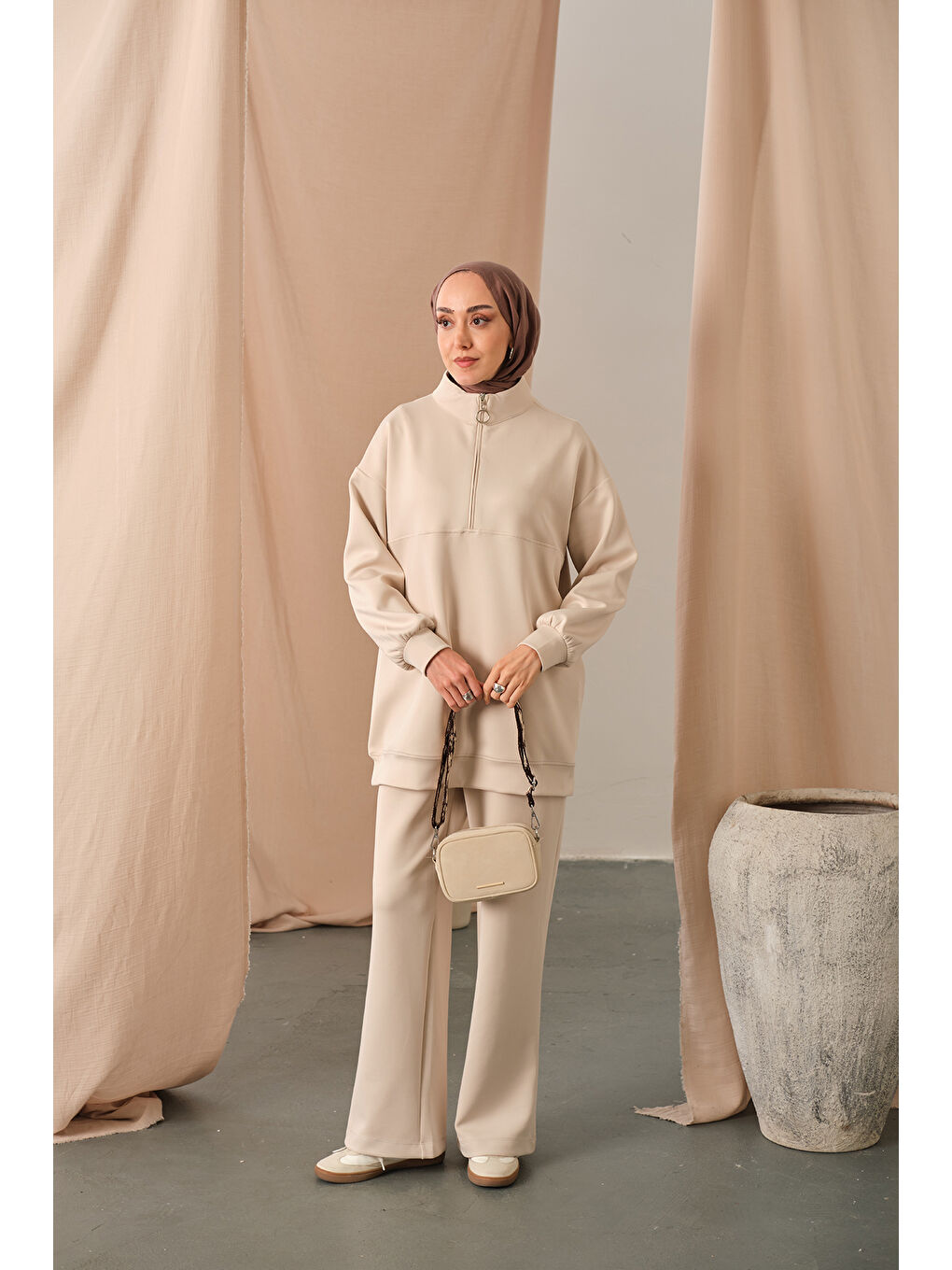 Bej Kadın Yarım Fermuarlı Takım Taş-3