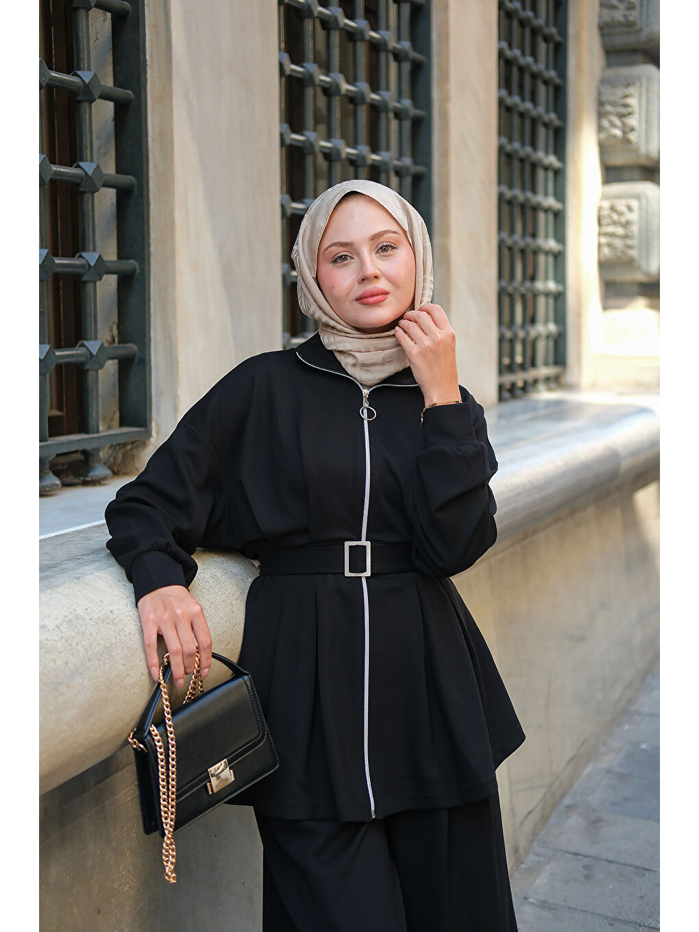 Kadın Pile Detaylı Tokalı Takım Siyah-1