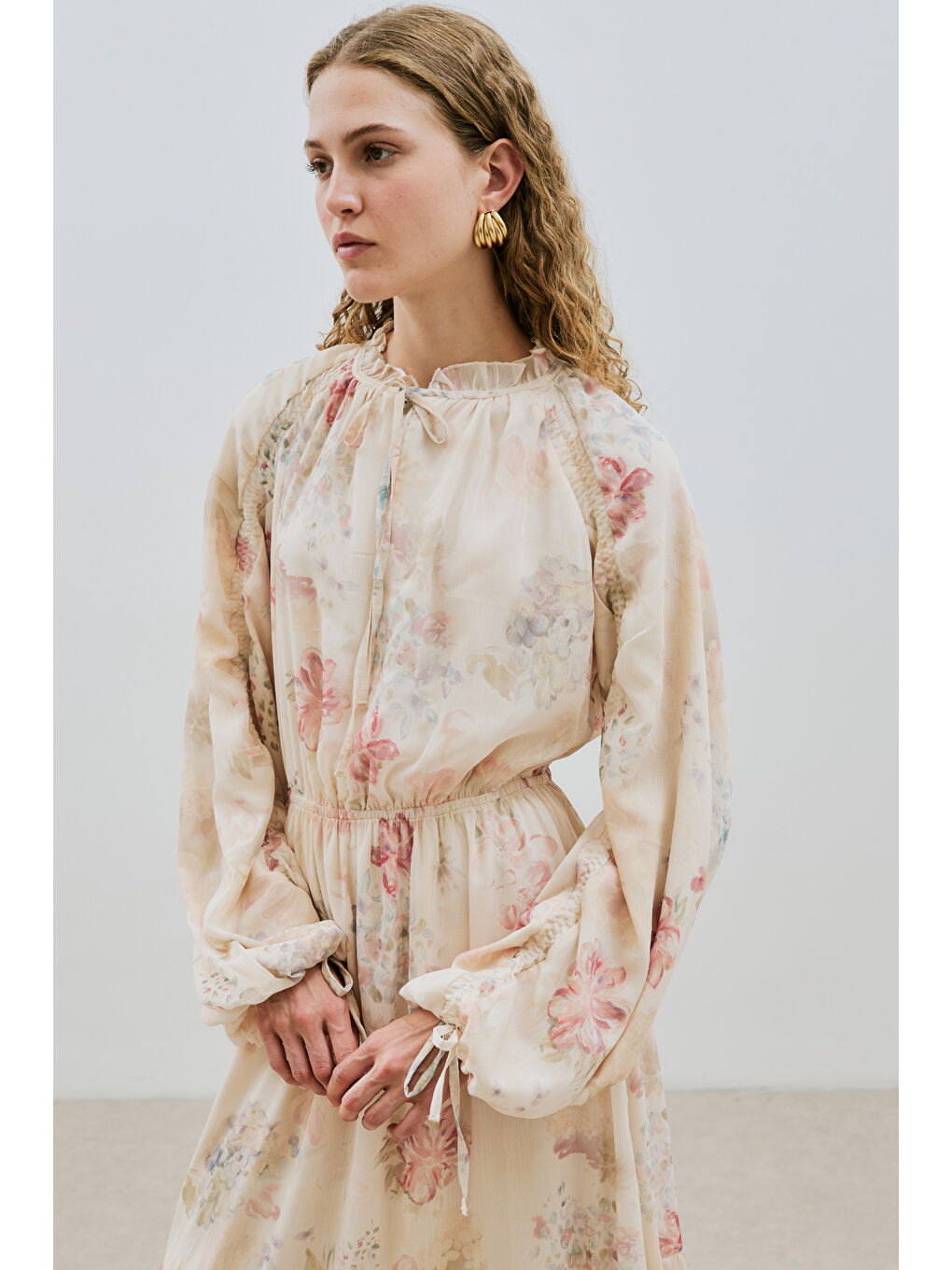 Ekru Uzun Büzgülü Şifon Elbise Roses Butterfly-2