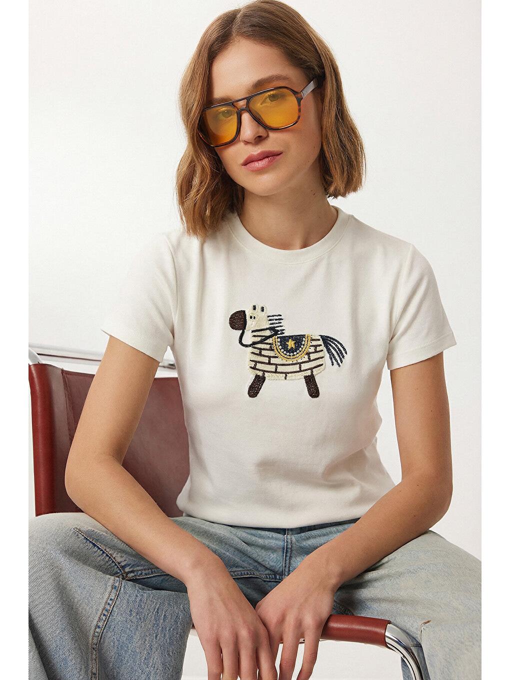 Beyaz Armalı Nakışlı Pamuklu Örme T-shirt BEYAZ LCR0114-1
