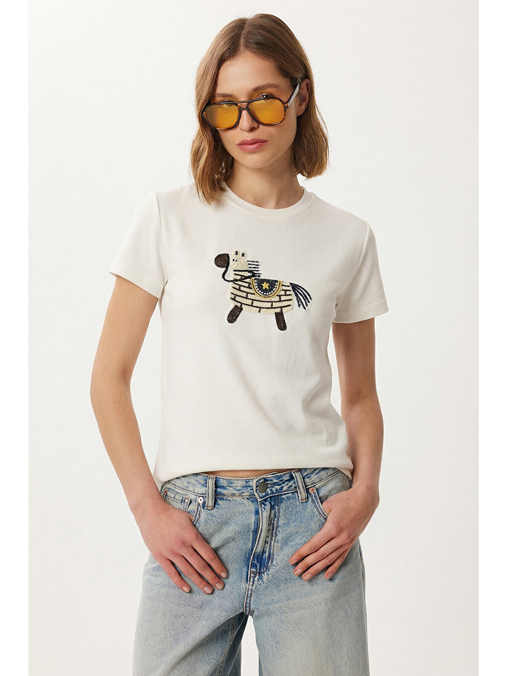 Beyaz Armalı Nakışlı Pamuklu Örme T-shirt BEYAZ LCR0114-2
