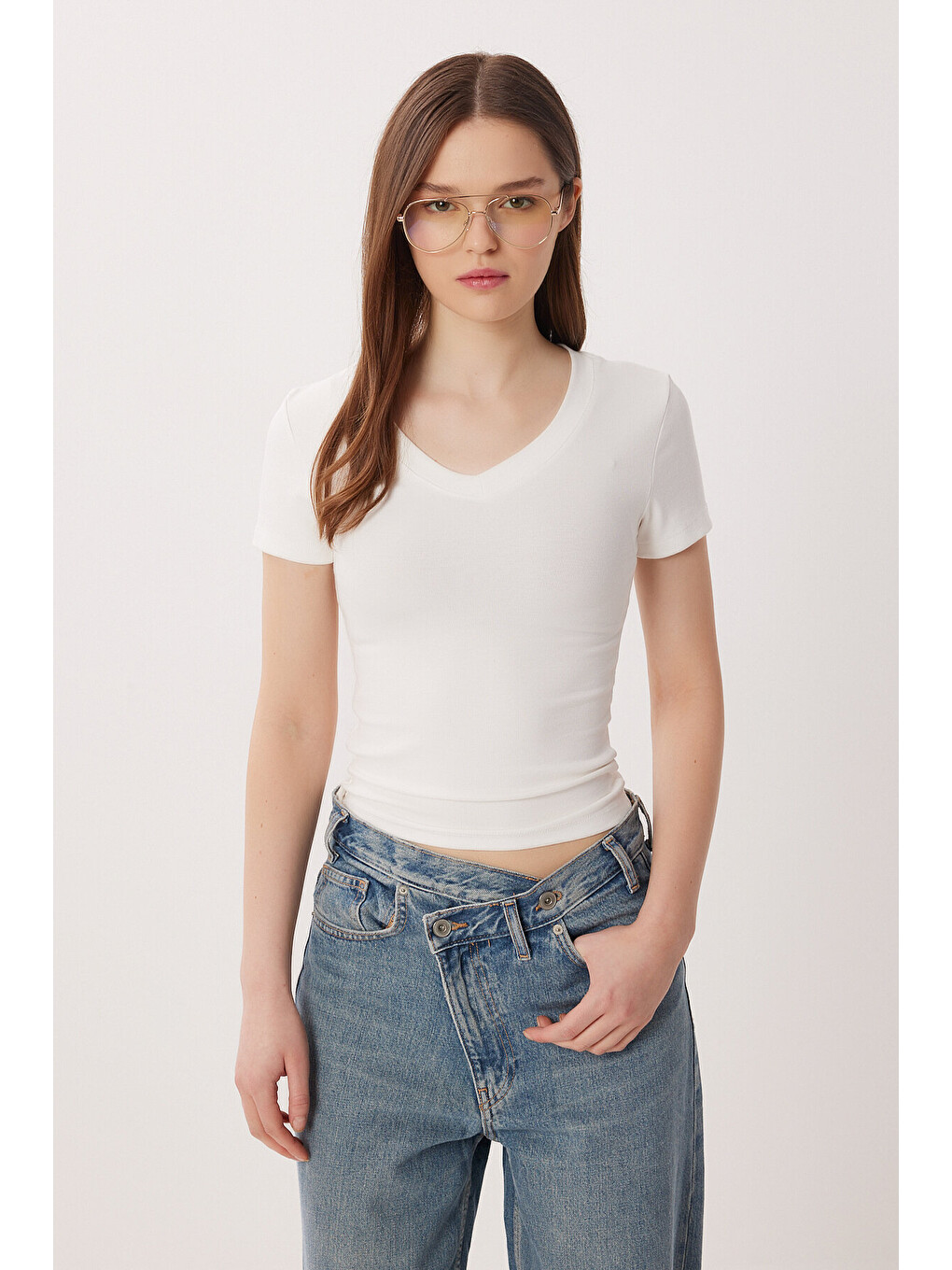 Beyaz V Yaka Basic Örme T-shirt KEMİK LDZ0069-3