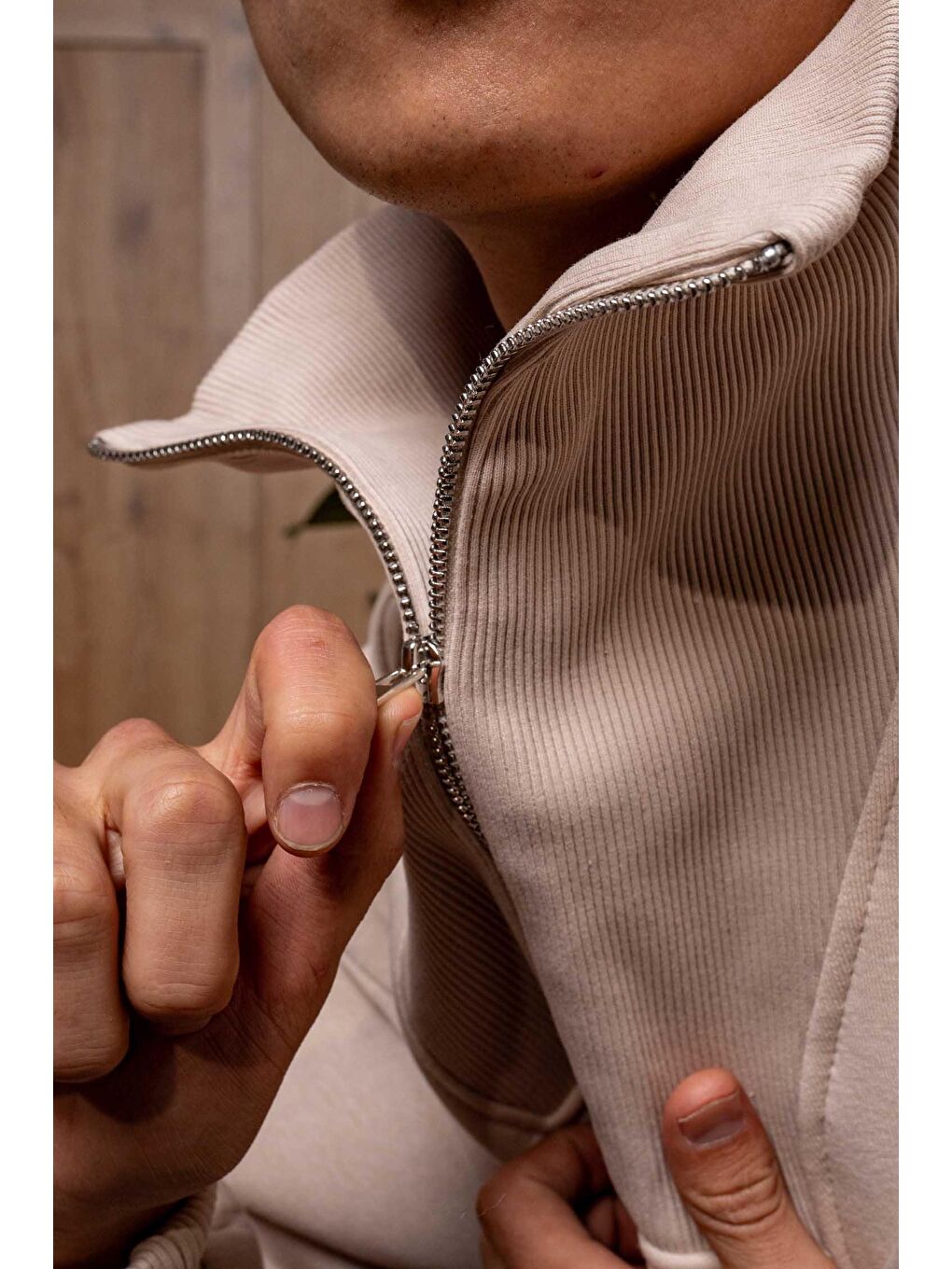 Erkek Oversize Dik Yaka Yarım Fermuarlı Sweatshirt Bej-4
