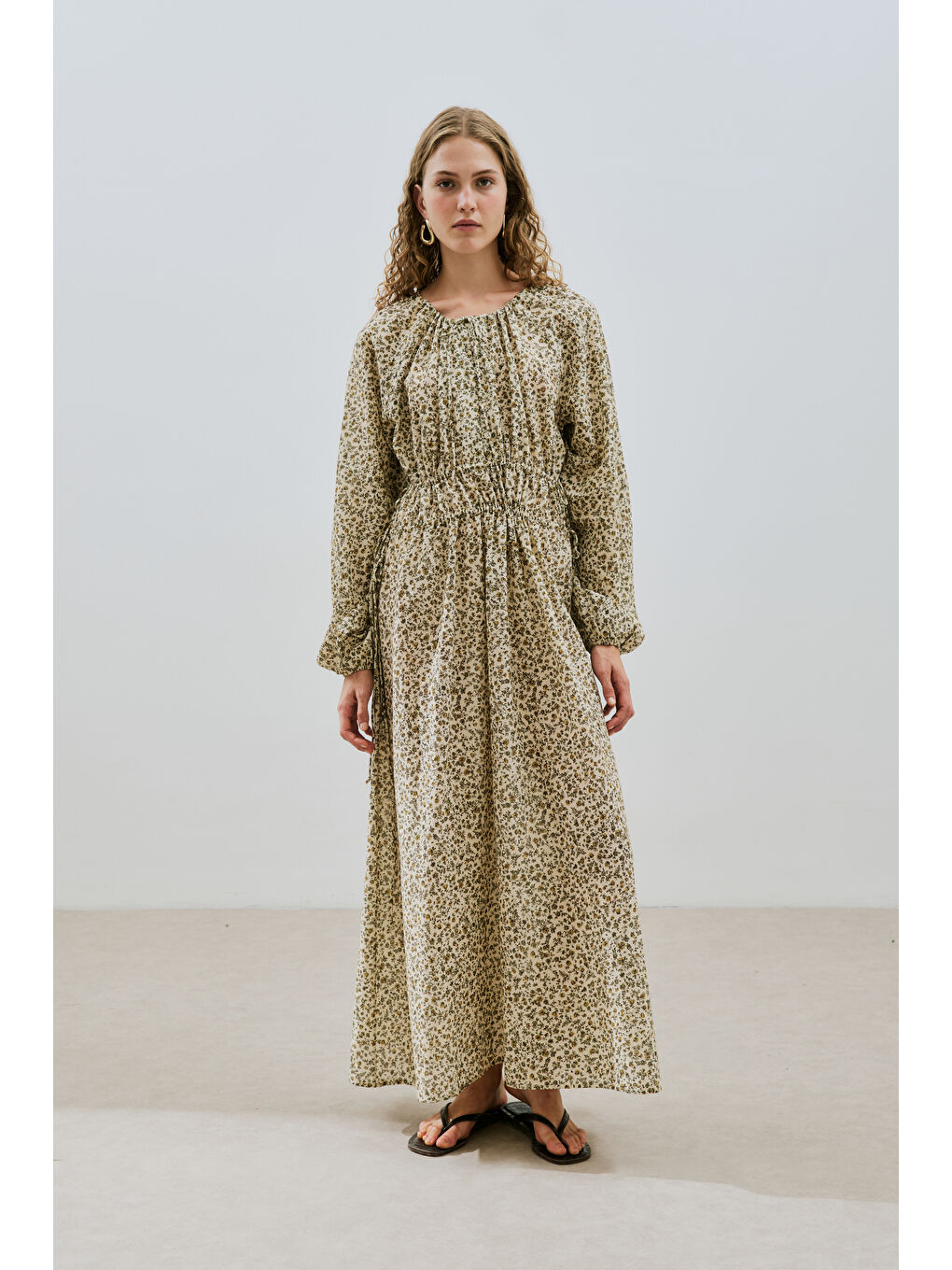 Ekru Desenli Pamuklu Büzgülü Elbise Tıny Flower-6