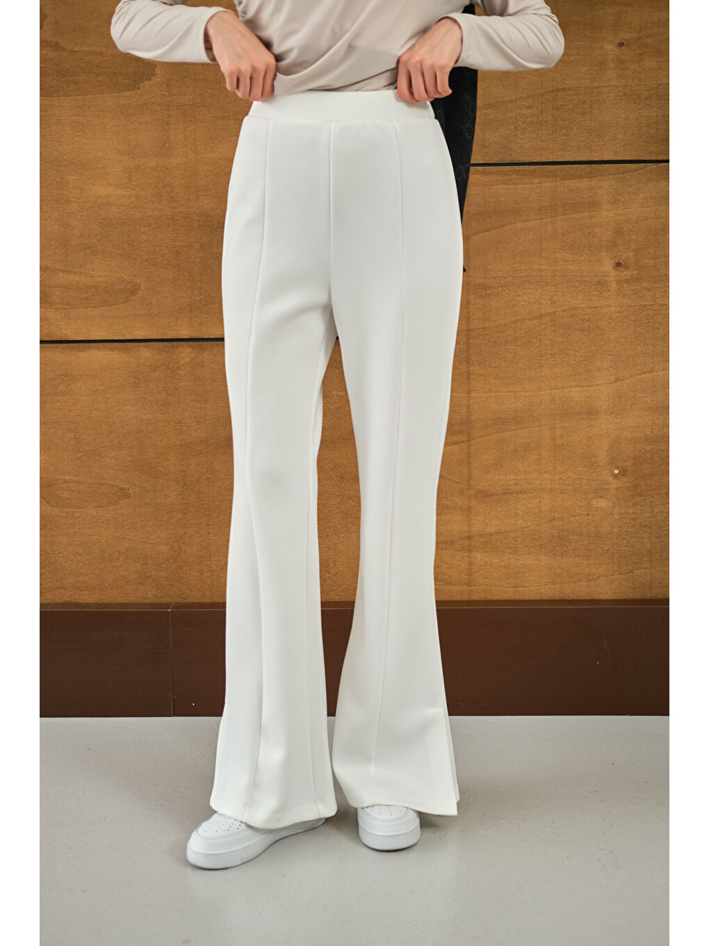 Kadın Yandan Yırtmaçlı Scuba Pantolon Beyaz-3