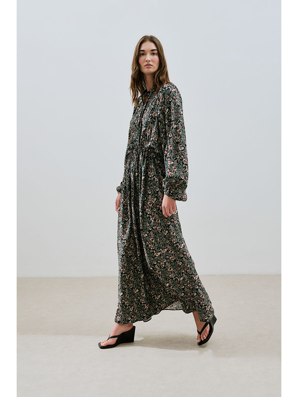 Siyah Desenli Viskon Bağlamalı Elbise Vıntage Floral-1