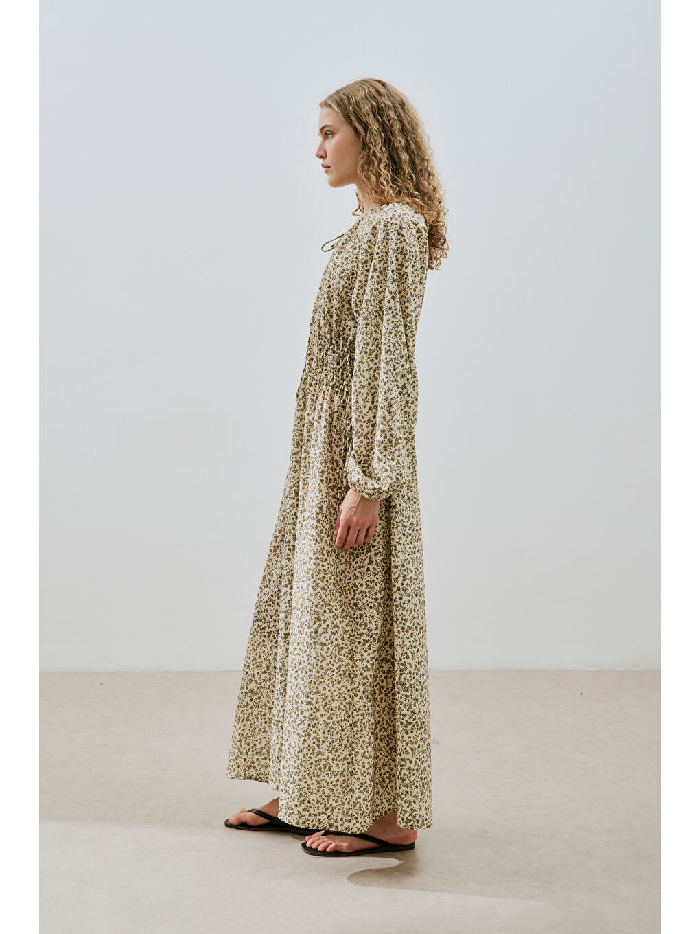 Ekru Desenli Pamuklu Büzgülü Elbise Tıny Flower-5