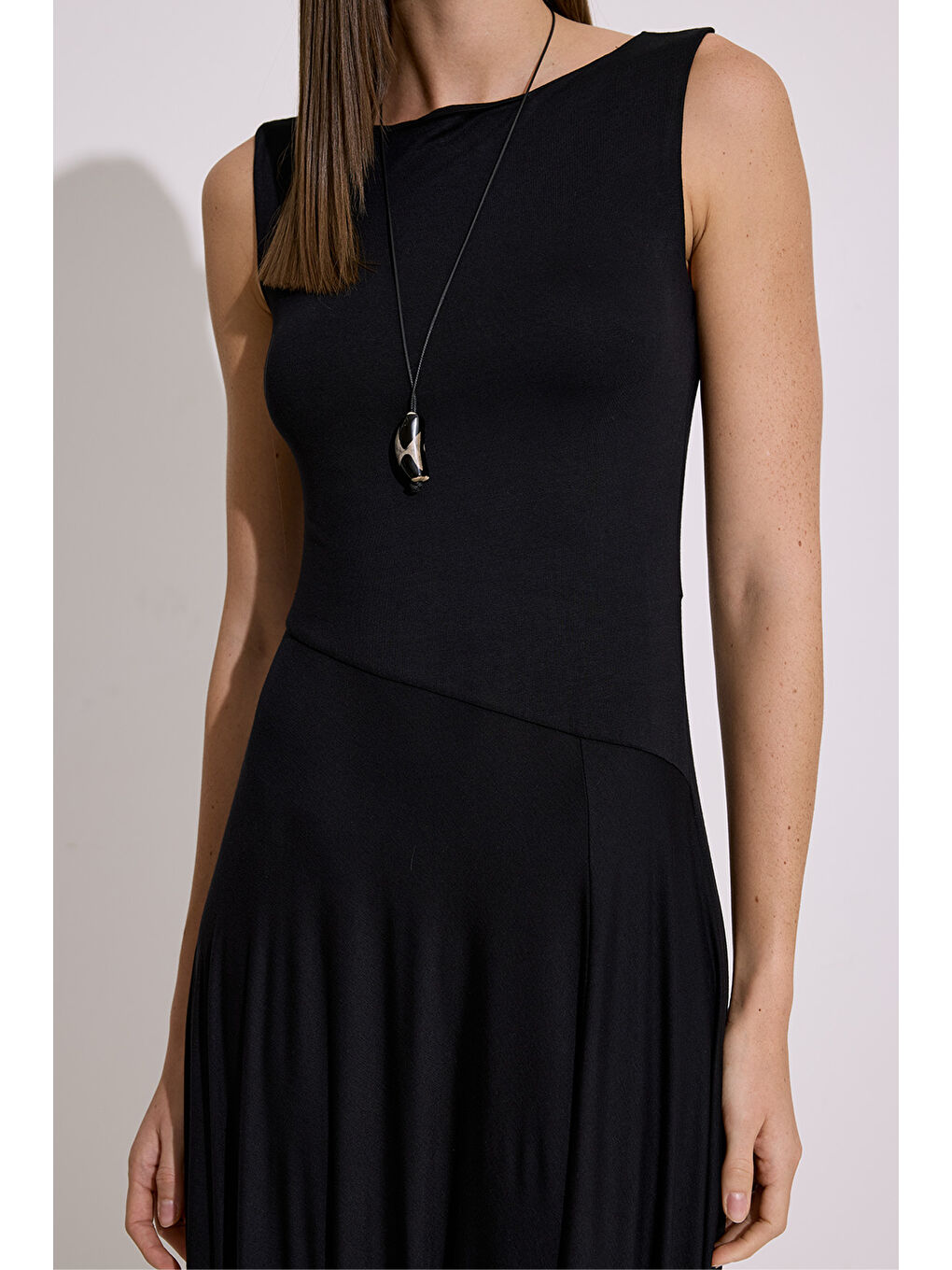 Kolsuz Dökümlü Elbise Siyah-6