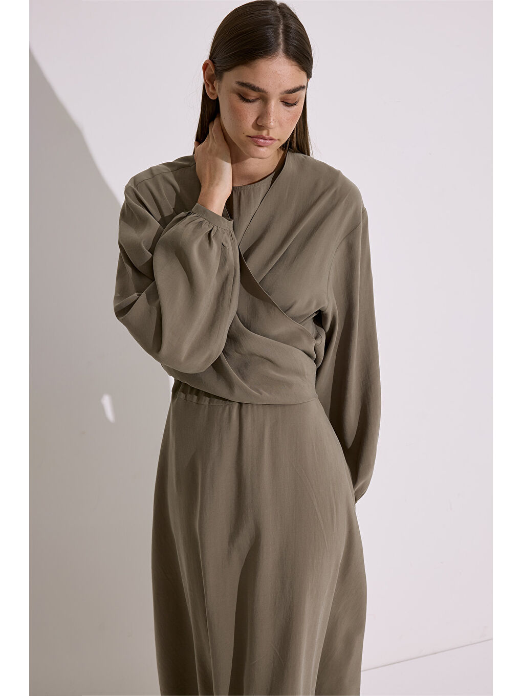 Modal Uzun Kol Anvelop Elbise Haki-3