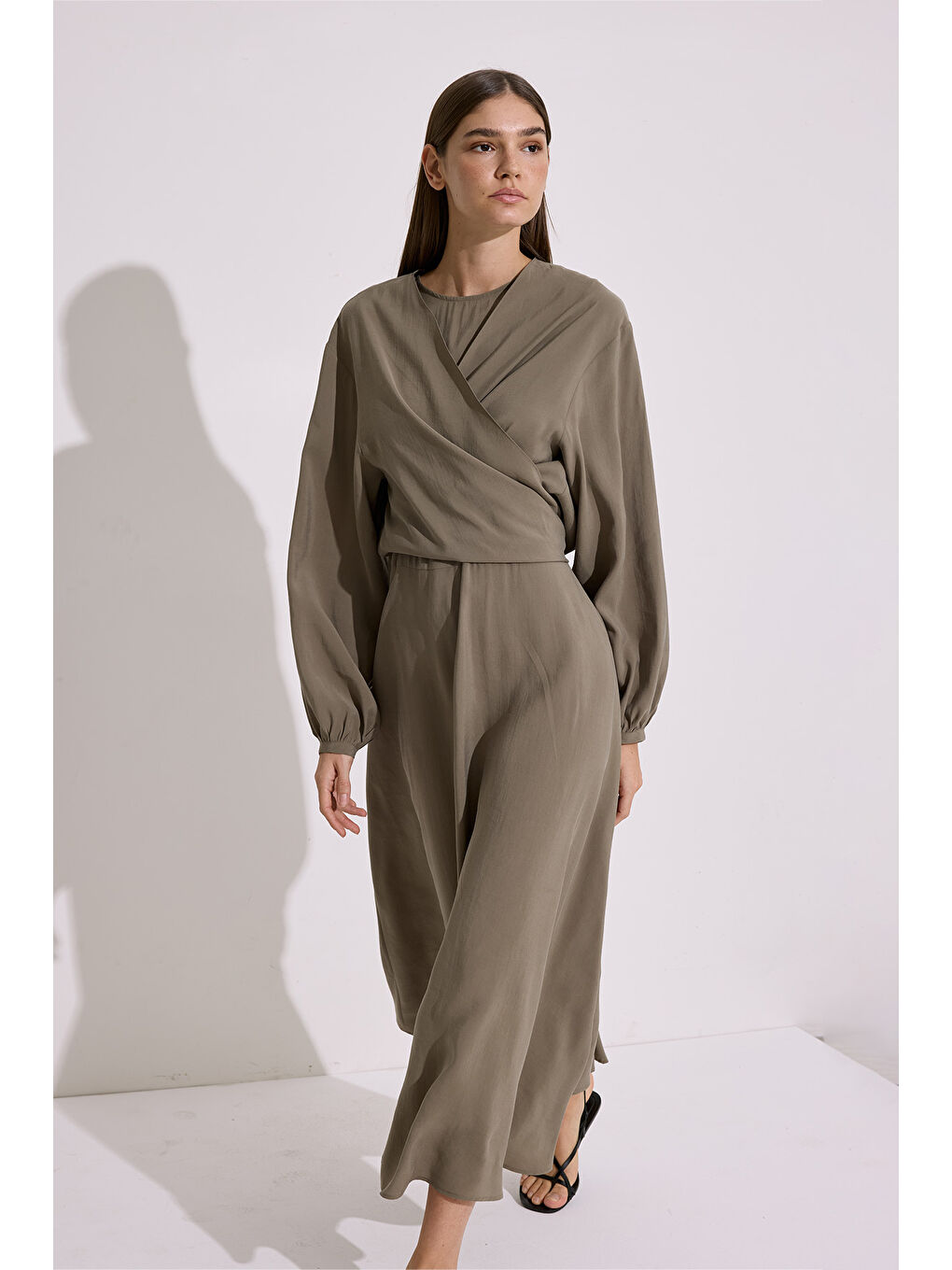 Modal Uzun Kol Anvelop Elbise Haki-4