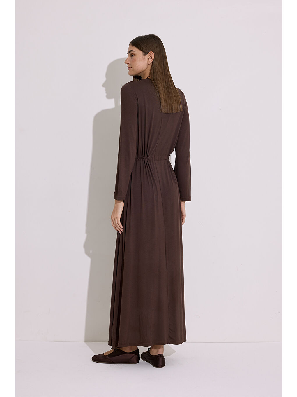 Dökümlü Uzun Kol Elbise Kahverengi-7