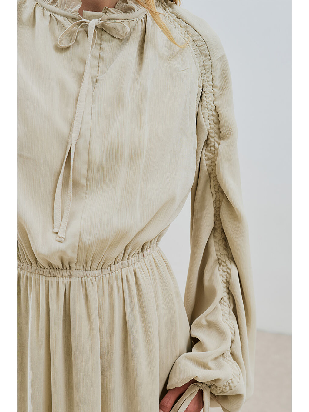 Yeşil Uzun Büzgülü Şifon Elbise Adaçayı-5