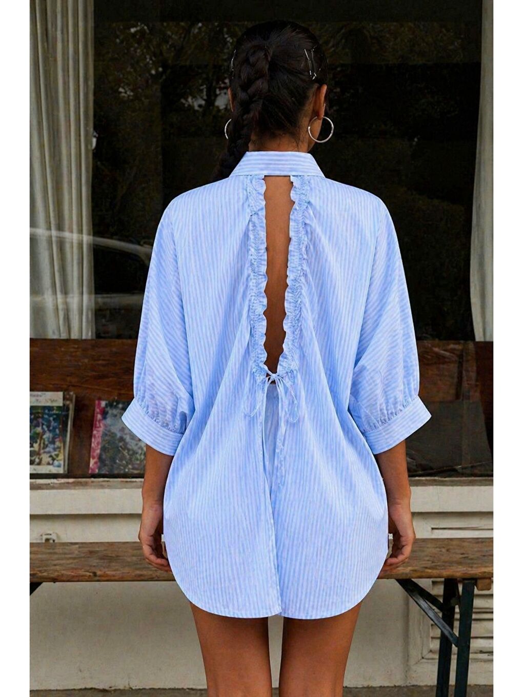 Kadın Mavi Çizgili Sırt Dekolteli Oversize Gömlek Yazlık Uzun Gömlek-1