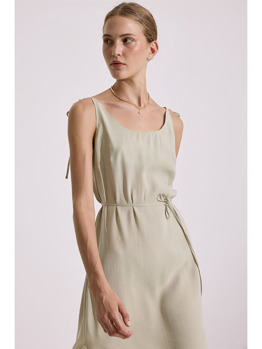 Yeşil Modal Askılı Rahat Elbise Çağla-4