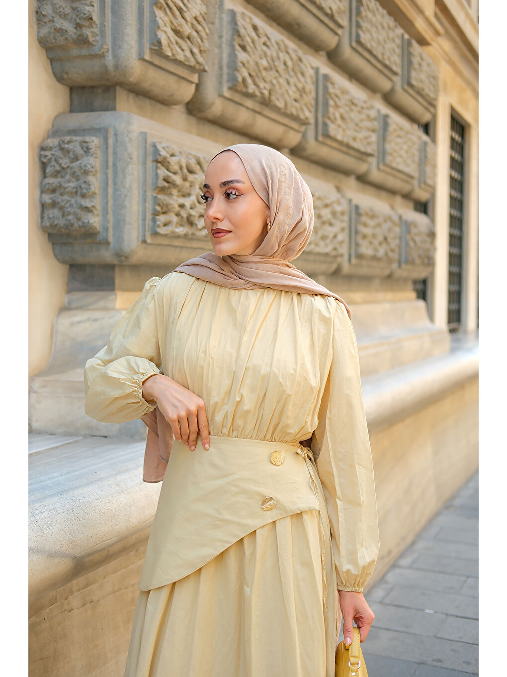 Bej Kadın Kuşaklı Kraş Elbise Taş-1