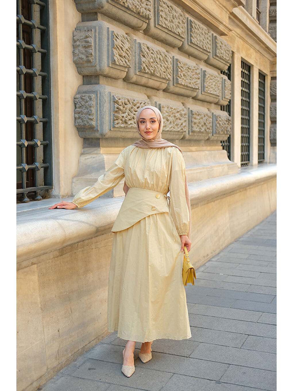 Bej Kadın Kuşaklı Kraş Elbise Taş-3