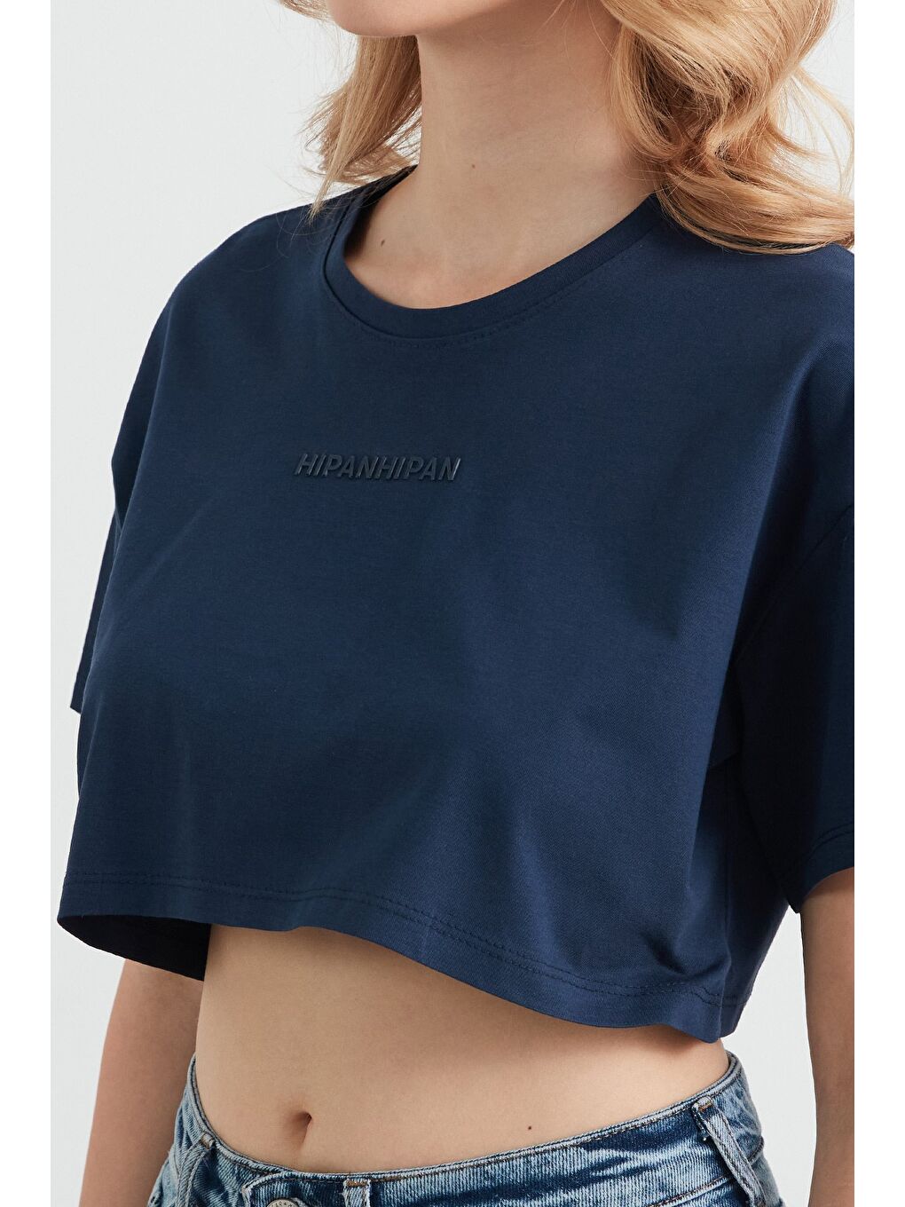 Lacivert Kabartma Yazı Baskılı Crop Tişört-3