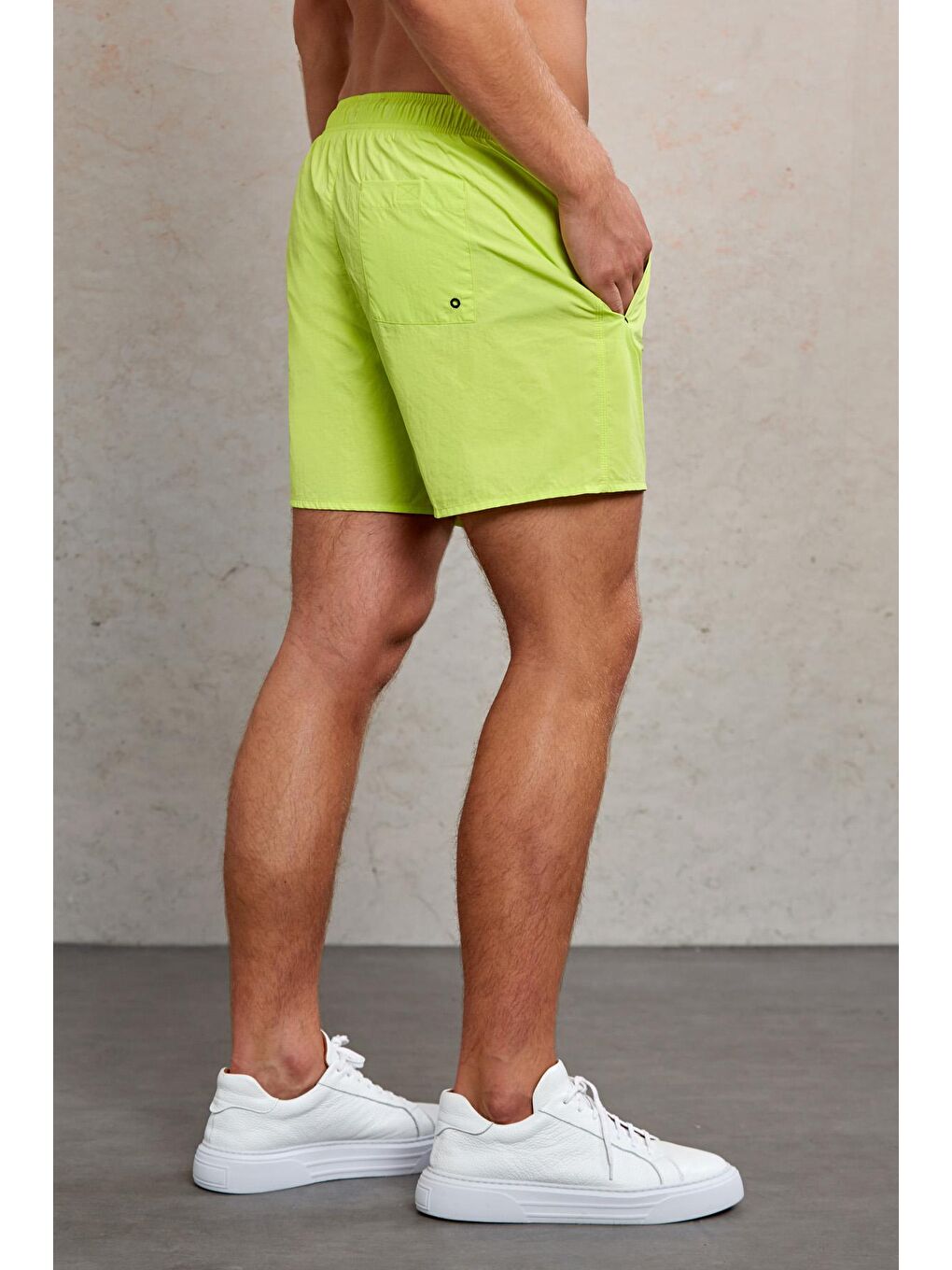 Yeşil Dinamik Fit Düz Yandan Cep Deniz Şortu-2