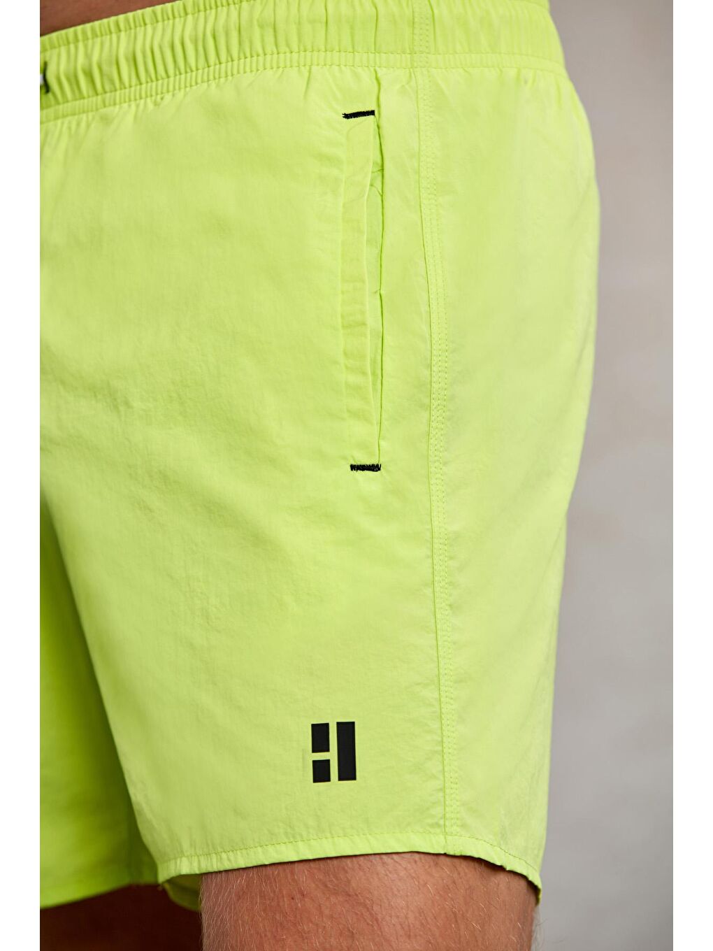 Yeşil Dinamik Fit Düz Yandan Cep Deniz Şortu-3