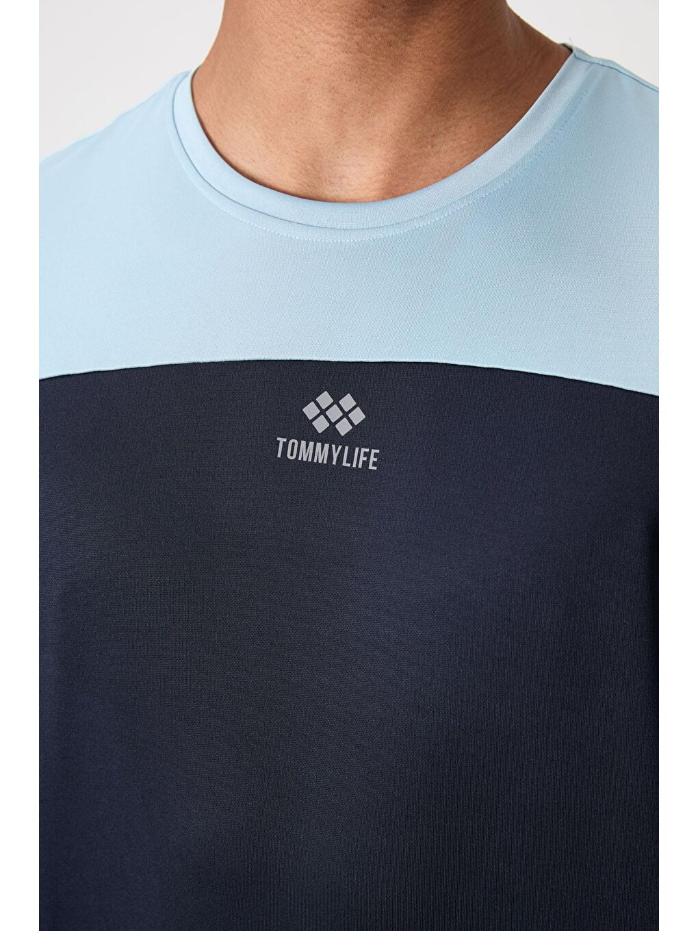 TOMMYLIFE Lacivert Polyester Nefes Alan Dokulu İnce Esnek Standart Fit Erkek Performans T-Shirt - 88386 - 2