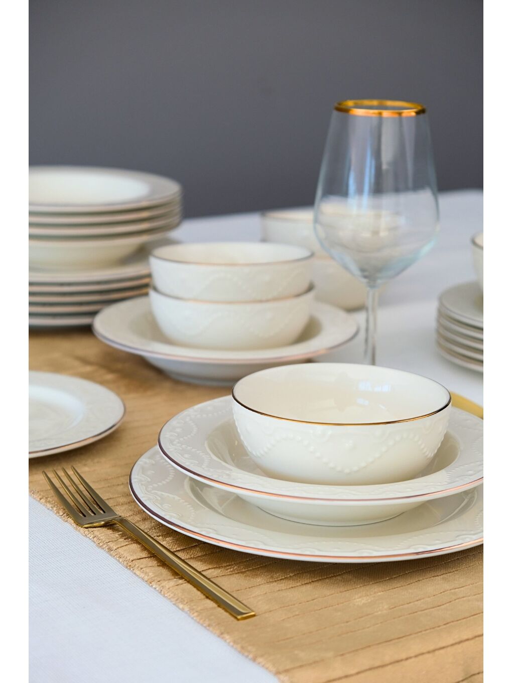 Beyaz Zincir Altın Yaldız Yemek Takımı 6 Kişilik 24 Parça ZNC24YKALT-1