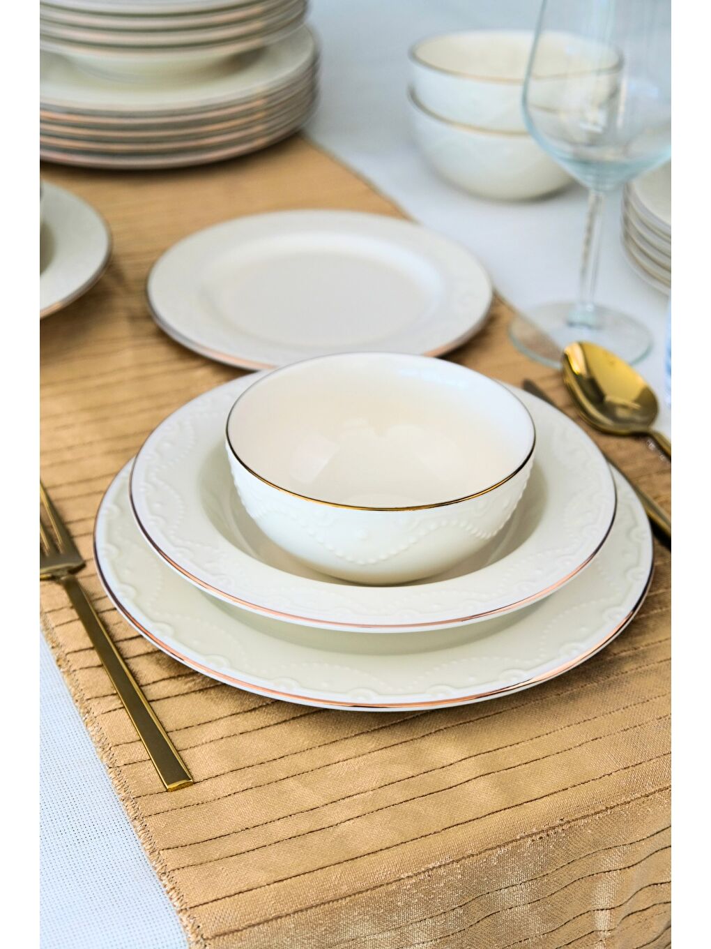 Beyaz Zincir Altın Yaldız Yemek Takımı 6 Kişilik 24 Parça ZNC24YKALT-3