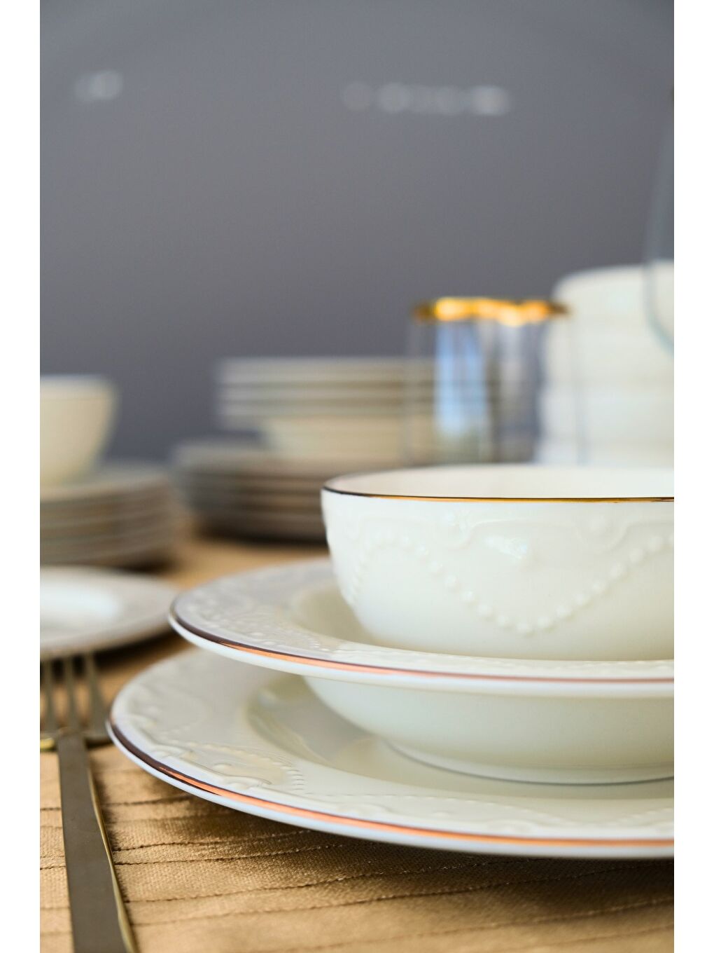 Beyaz Zincir Altın Yaldız Yemek Takımı 6 Kişilik 24 Parça ZNC24YKALT-6