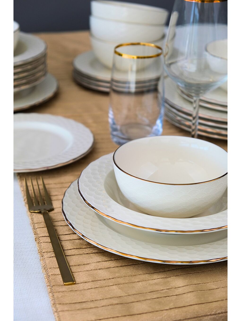 Beyaz Costa Altın Yaldız Yemek Takımı 6 Kişilik 24 Parça COS24YKALT-3