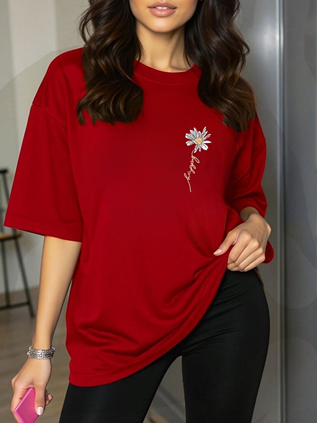 Kadın Kırmızı Papatya Baskı Regular Fit Tişört