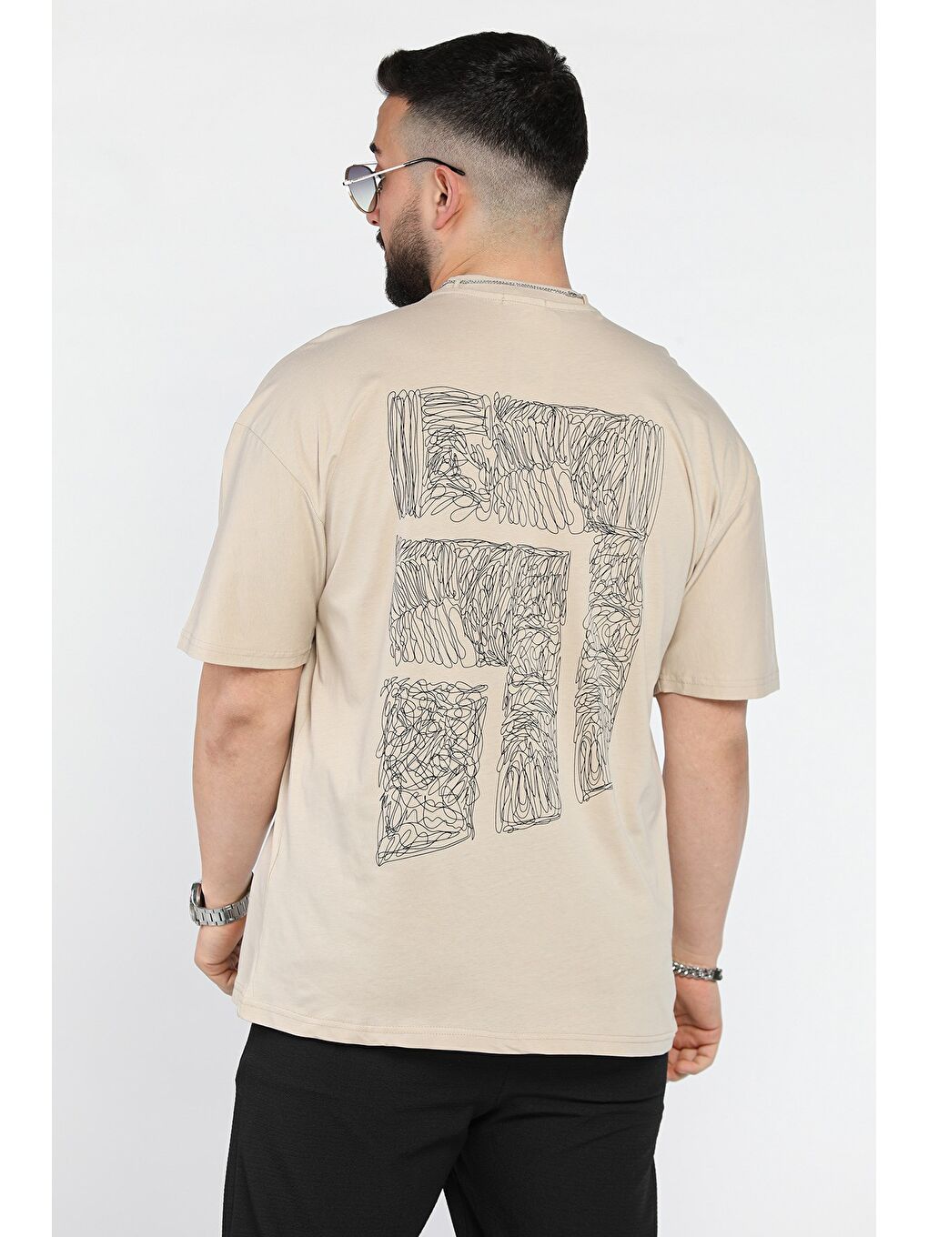 Bej Erkek Bisiklet Yaka  Aksesuar Detaylı Tişört-2