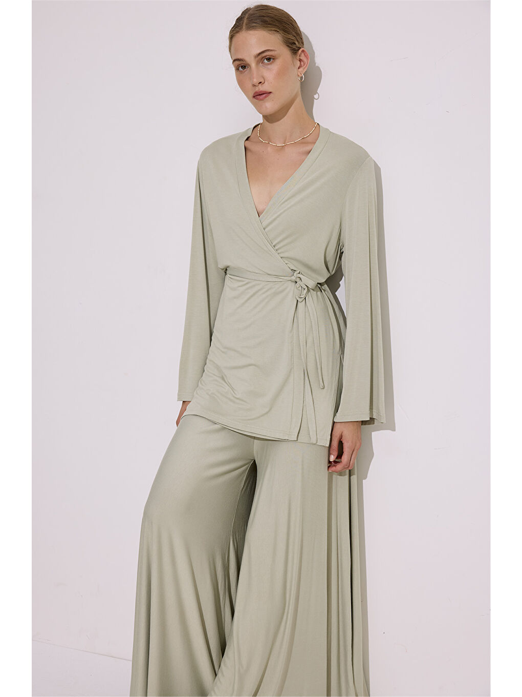 Bağlamalı Dökümlü Kimono Pastel Yeşil