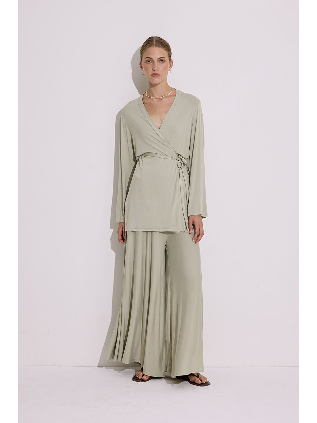 Bağlamalı Dökümlü Kimono Pastel Yeşil-2