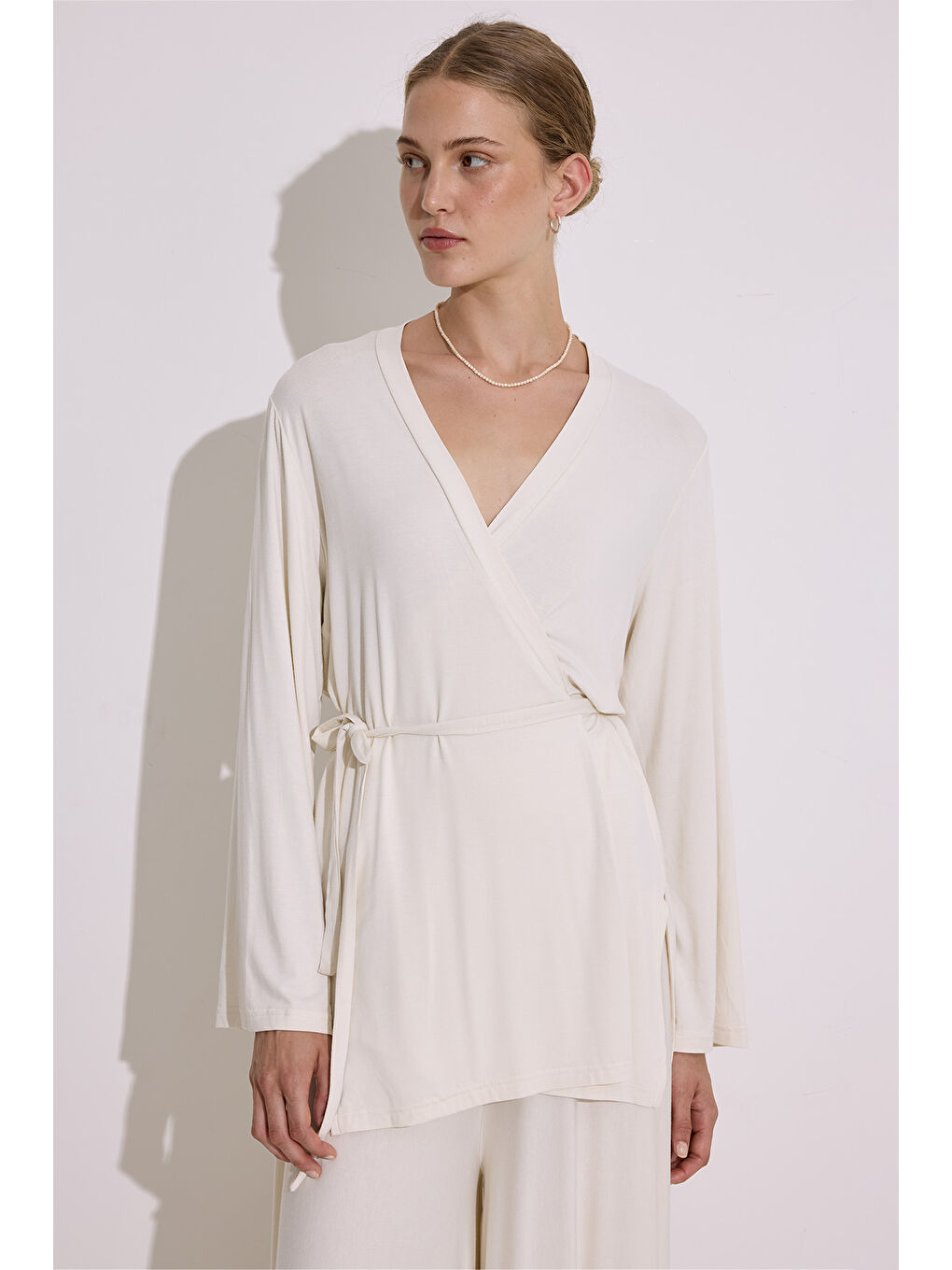 Beyaz Bağlamalı Dökümlü Kimono İnci-1