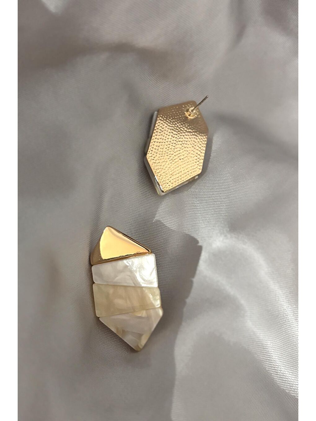 Sarı Akrilik Geometrik Küpe-3