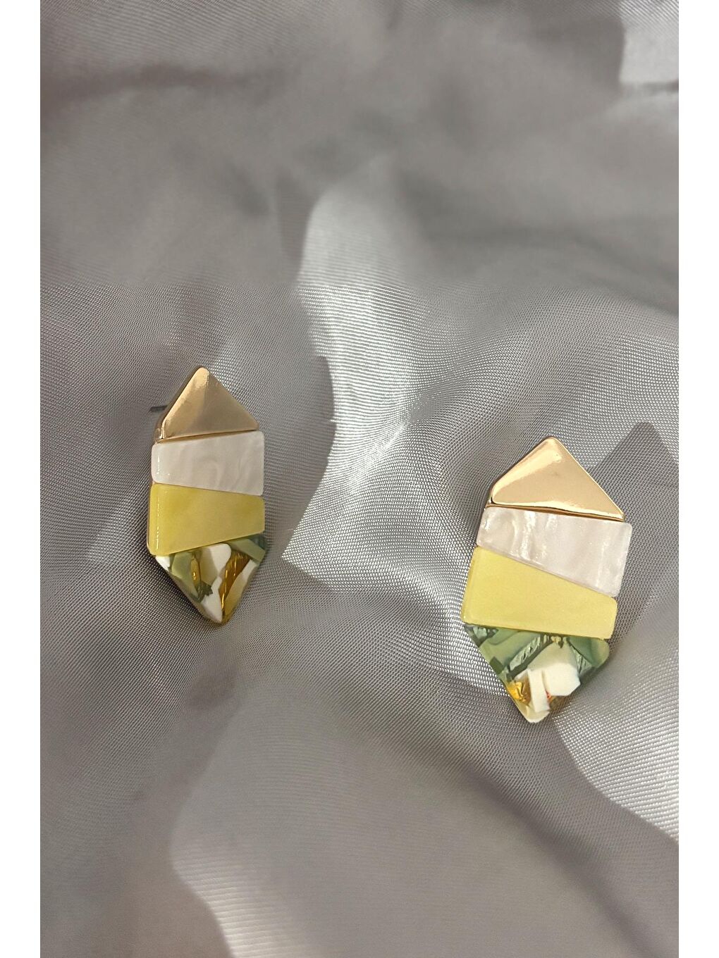 Sarı Akrilik Geometrik Küpe-5