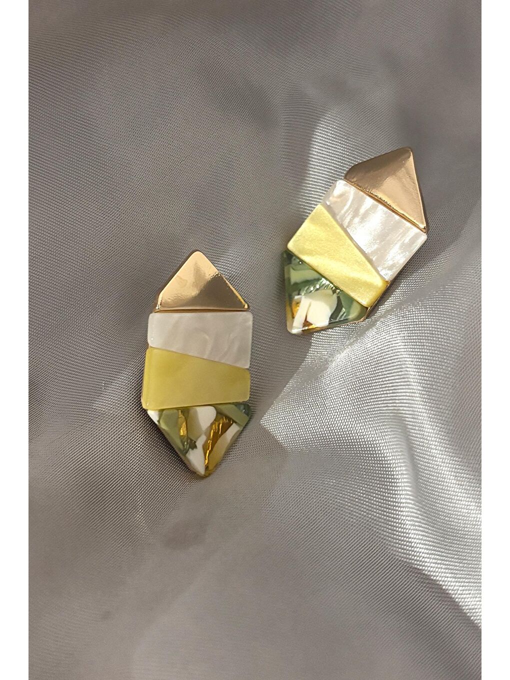 Sarı Akrilik Geometrik Küpe-6