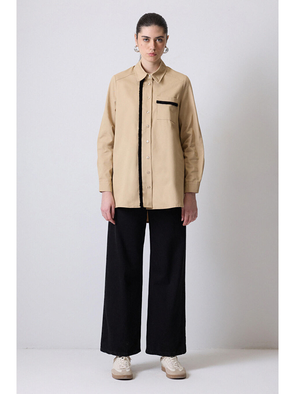 Bej Şerit Detaylı Gabardin Gömlek