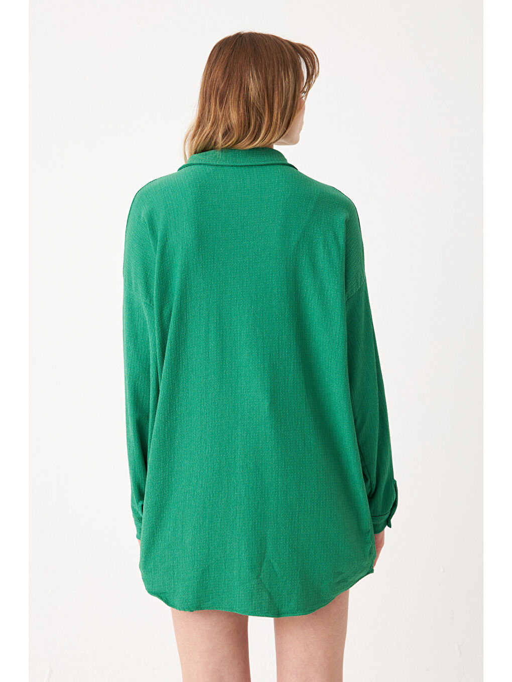 Kadın Yeşil Oversize Uzun Krinkıl Gömlek-3