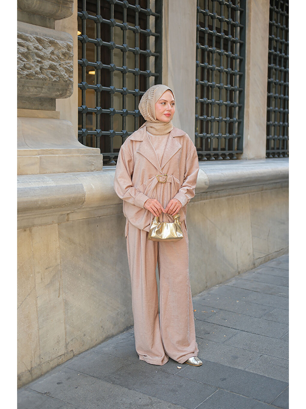 Kadın Musleya Önü Pile Detay Süet Takım Bej-2