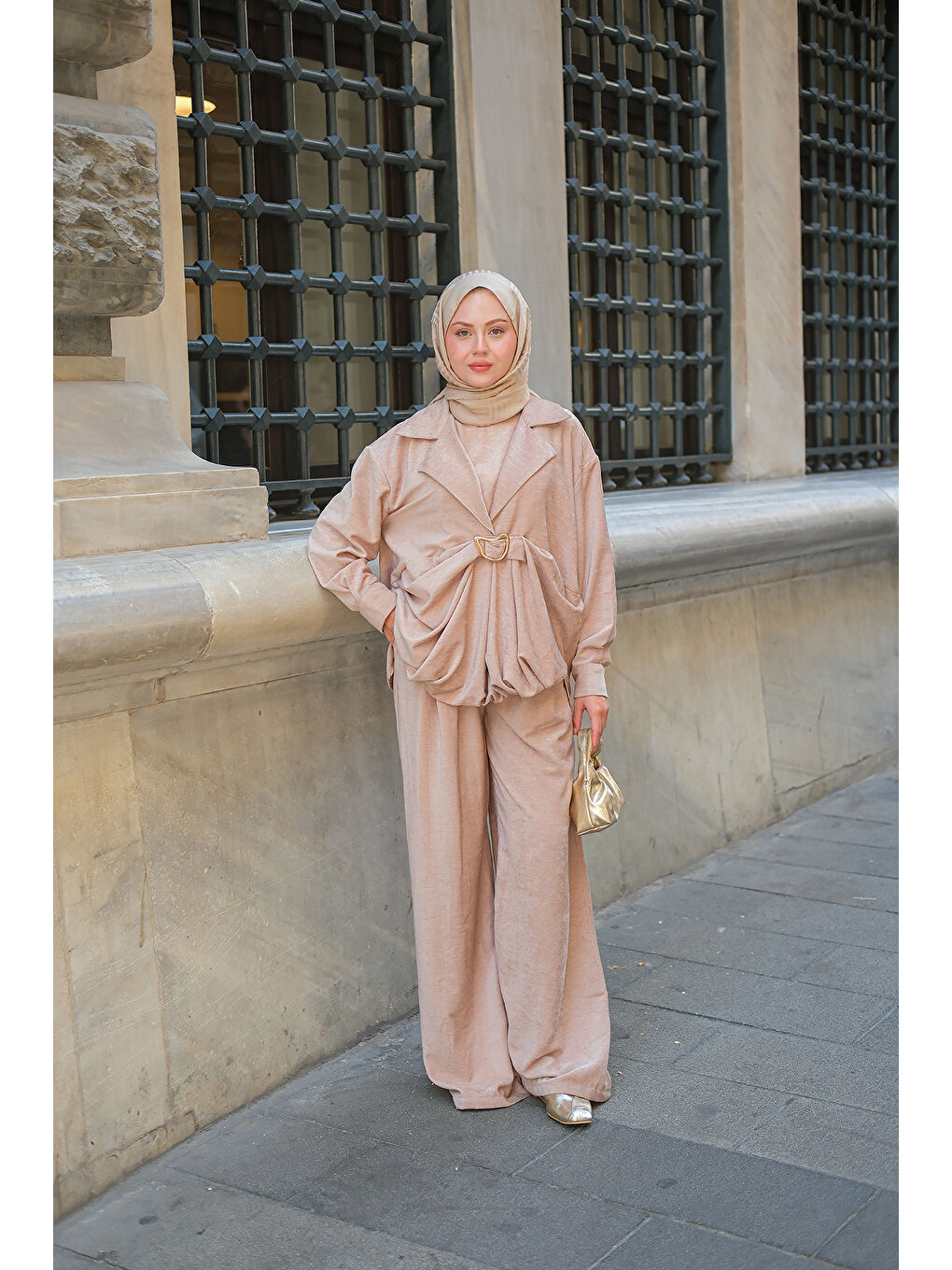 Kadın Musleya Önü Pile Detay Süet Takım Bej-3